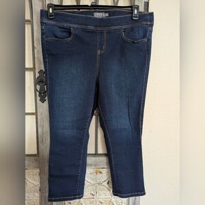 New Torrid Size 2 Dark Denim Capris